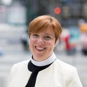 Meet your Posher, Hilary